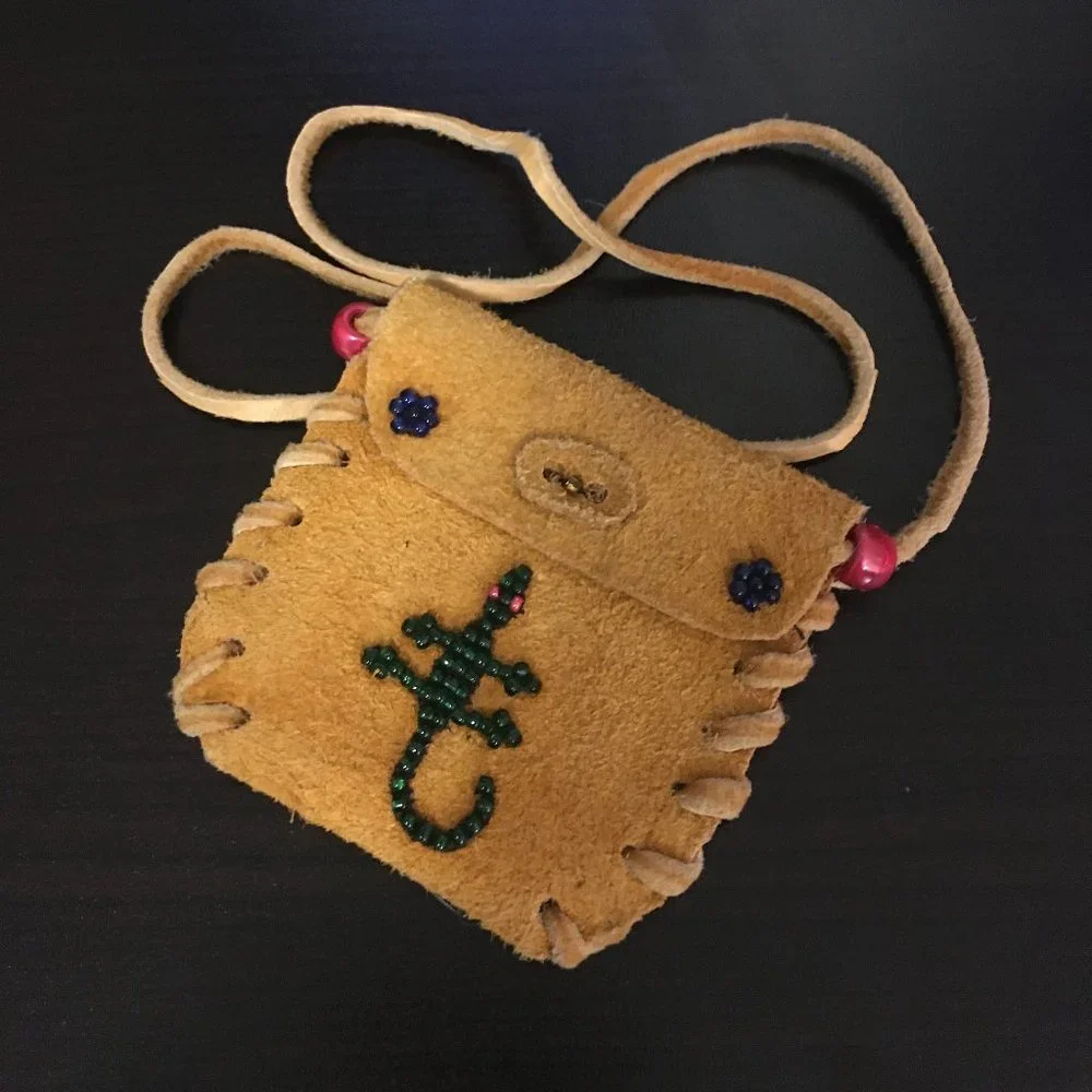 VTG First Nations Bone Bracelet & Beaded Leather Pouch - Artisan Indigenous Set - Picture 4 of 4